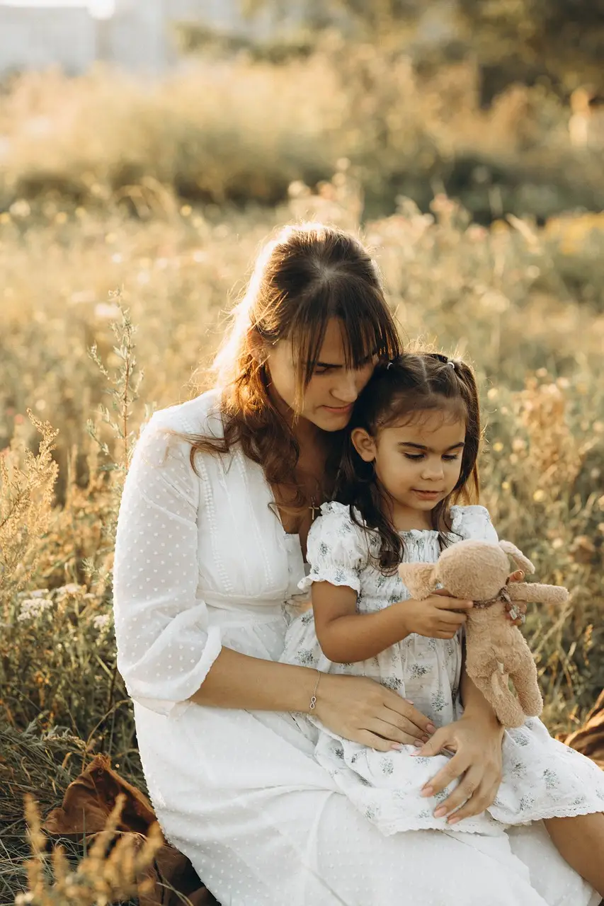 family, people, face, female, woman, nature, happy, smile, grass, portrait
